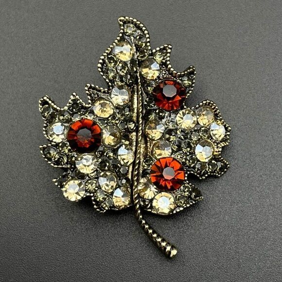 Yellow Gold with Topaz and Gray Crystal Single Maple Leaf Pin Back Brooch - Picture 2 of 9
